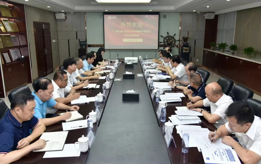 自治區(qū)住房城鄉(xiāng)建設(shè)廳黨組書記、廳長楊綠峰率隊到中信恒泰調(diào)研指導(dǎo)