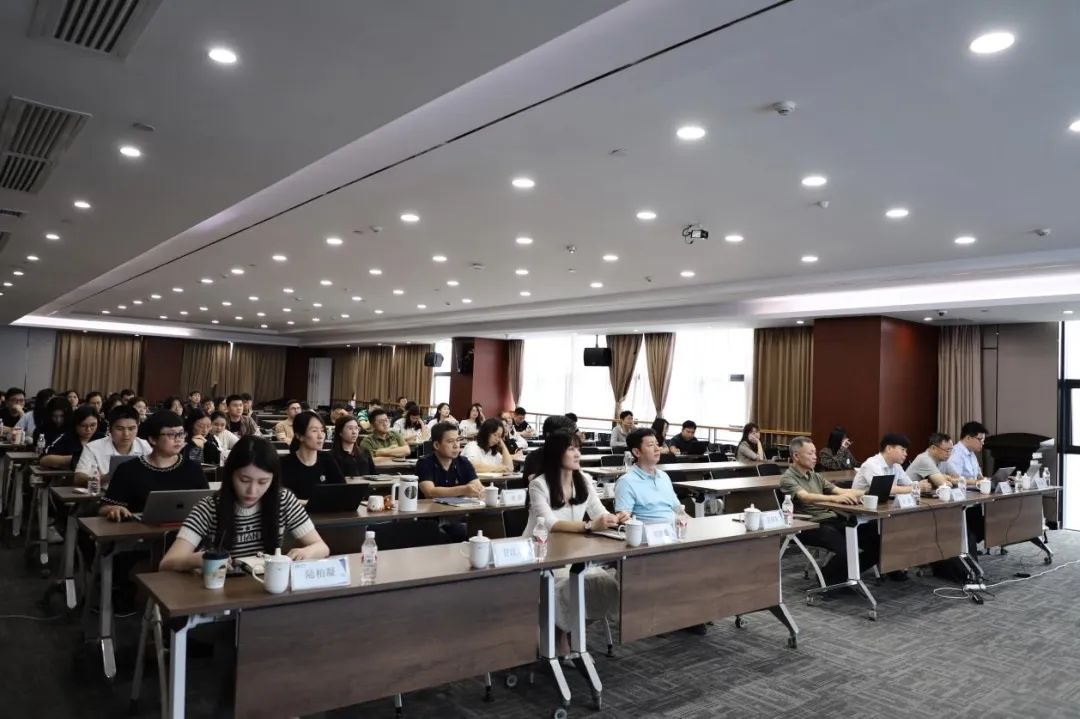 中信恒泰集團(tuán)組織開展新質(zhì)生產(chǎn)力及新政策、新形勢(shì)下招投標(biāo)工作應(yīng)對(duì)策略專題培訓(xùn)